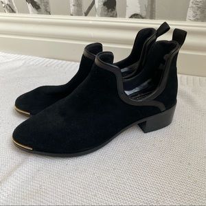 Ted Baker Black Booties Size 38 (7.5)